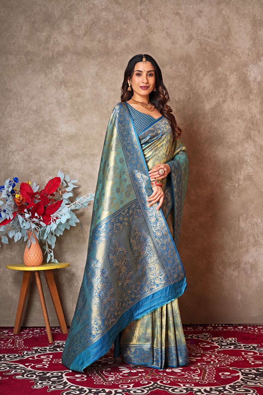 Luxury Kanjivaram Silk Saree for Wedding Wear – Soft & Shimmering Drape