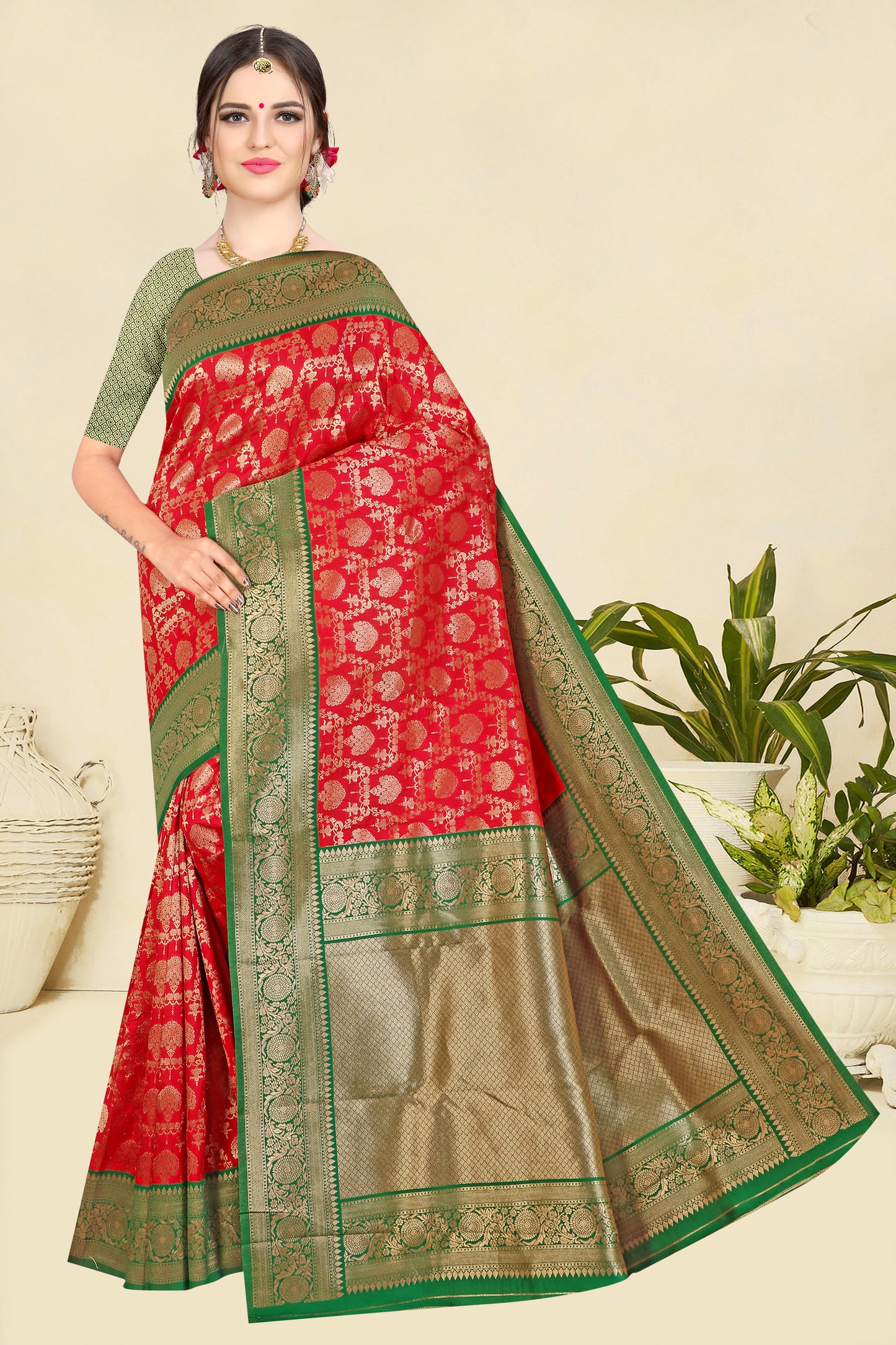 Silk Saree with distinctive design Pallu (Red)