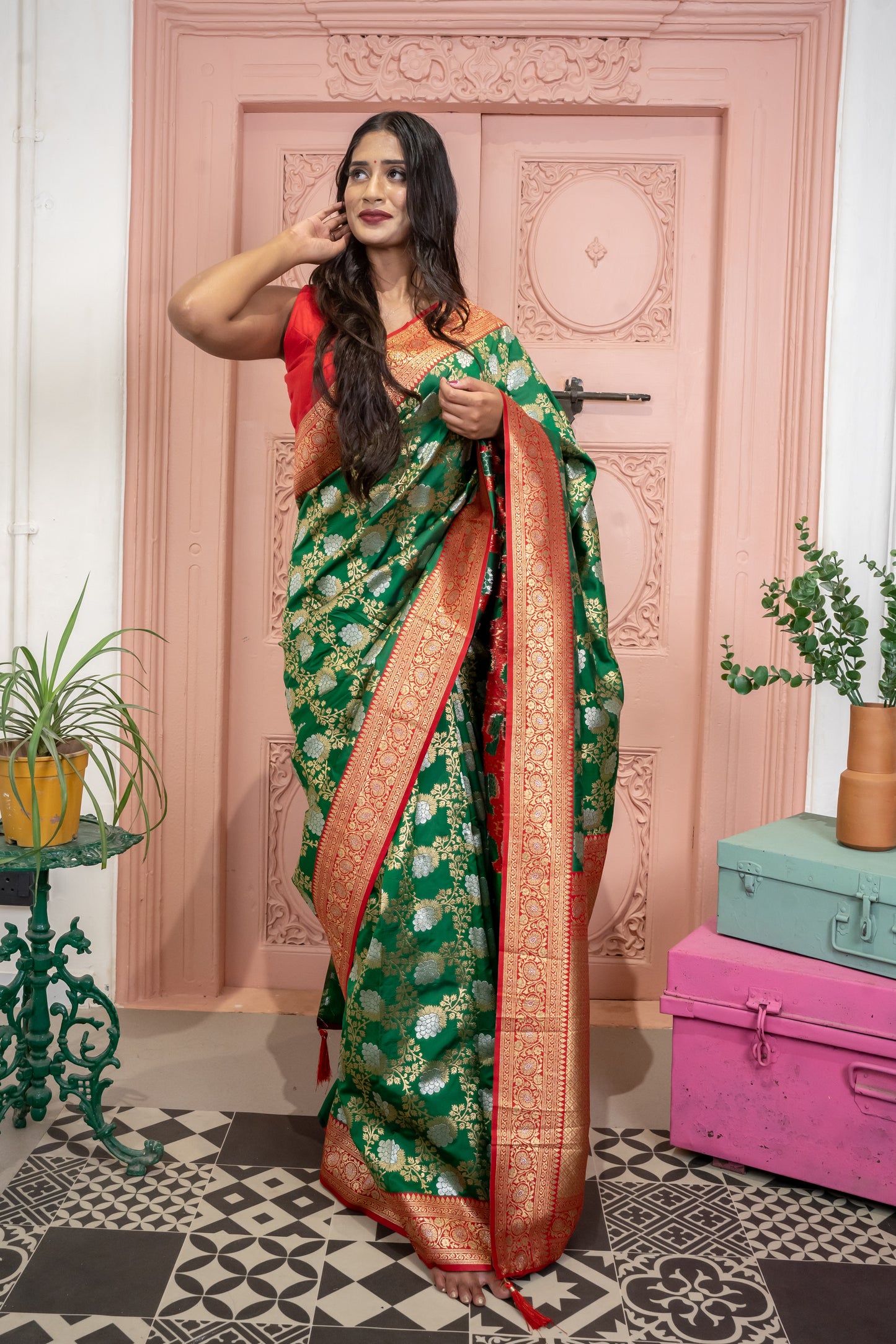 Banarasi Silk Saree with Floral Zari Design and Contrast Border (Green)