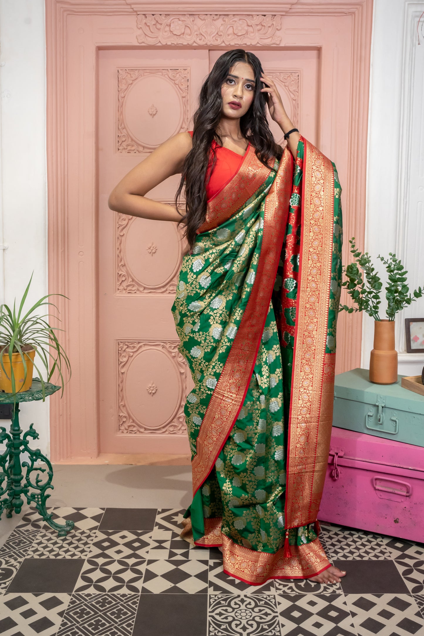 Banarasi Silk Saree with Floral Zari Design and Contrast Border (Green)