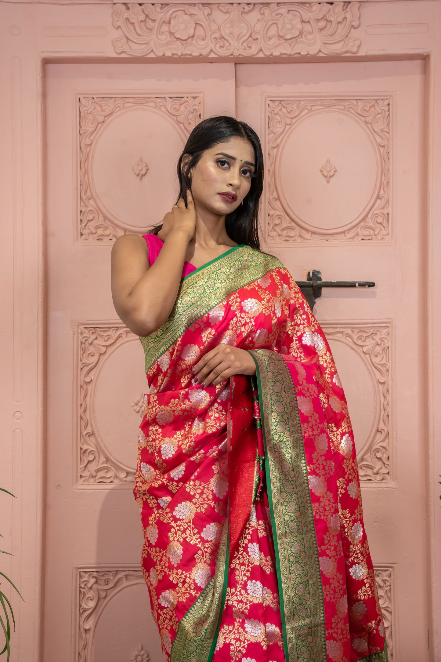 Banarasi Silk Saree with Floral Zari Design and Contrast Border (Red)