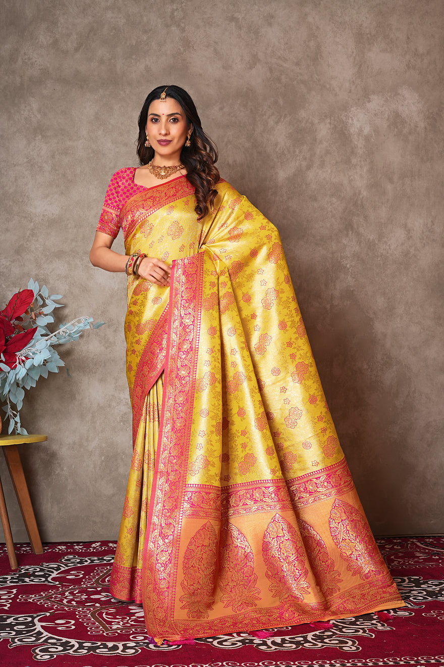 Luxury Kanjivaram Silk Saree for Wedding Wear – Soft & Shimmering Drape