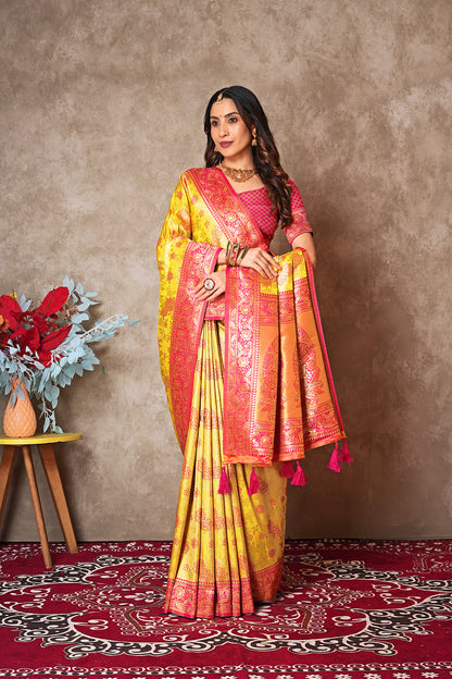 Luxury Kanjivaram Silk Saree for Wedding Wear – Soft & Shimmering Drape