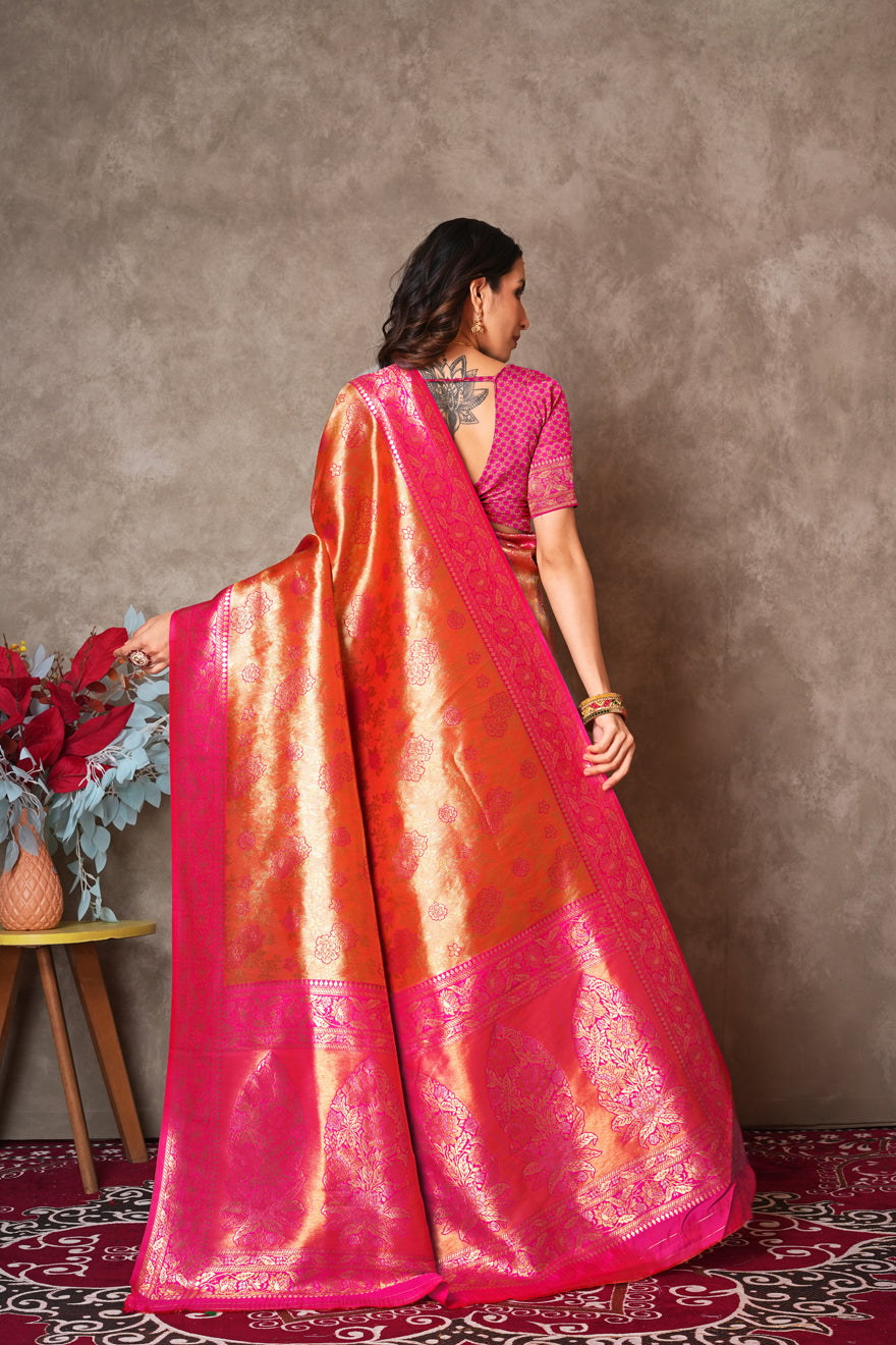 Luxury Kanjivaram Silk Saree for Wedding Wear – Soft & Shimmering Drape