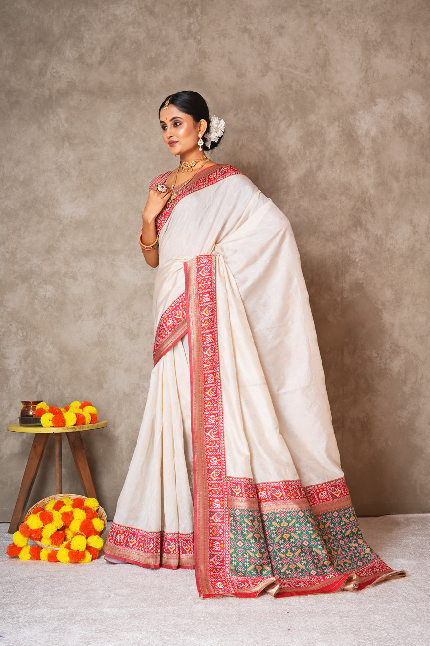 Exquisite Patola Silk Saree with Traditional Double Ikat Weaving