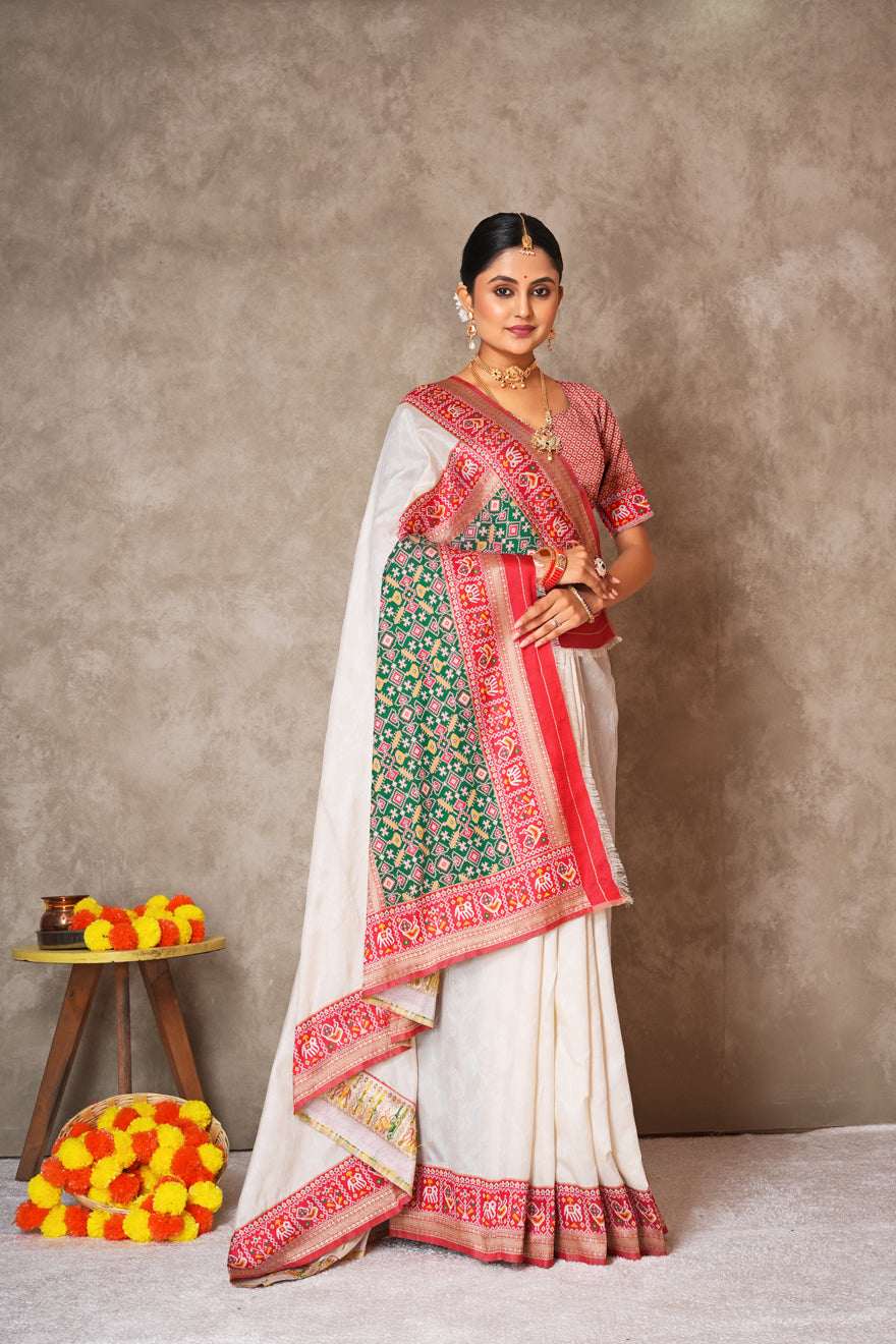 Exquisite Patola Silk Saree with Traditional Double Ikat Weaving