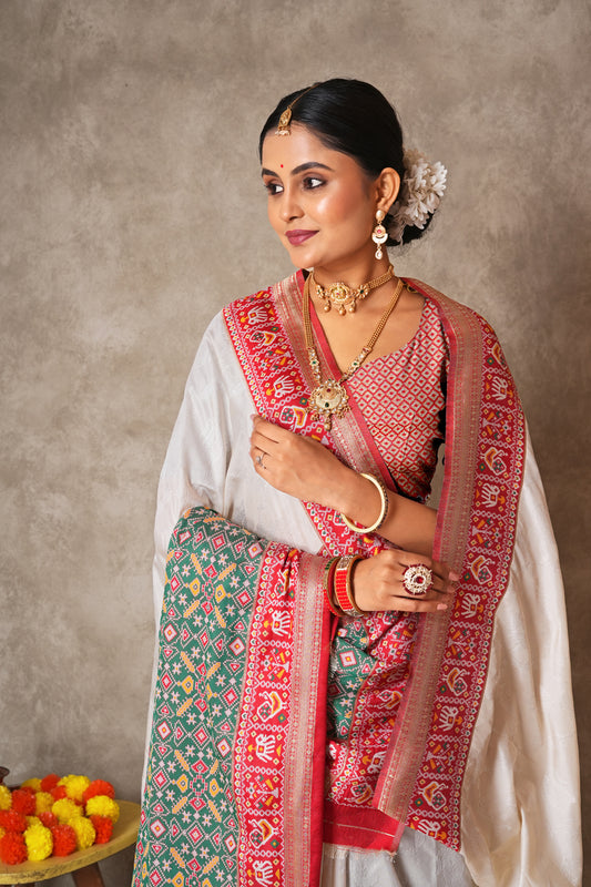 Exquisite Patola Silk Saree with Traditional Double Ikat Weaving